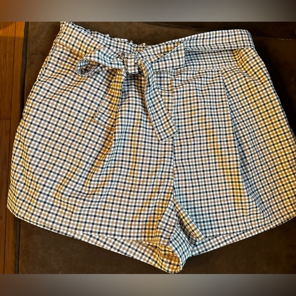 H & M Divided Plaid NWT High & Elastic Waist Shorts In Soft twill  Tie In Front - Picture 1 of 8